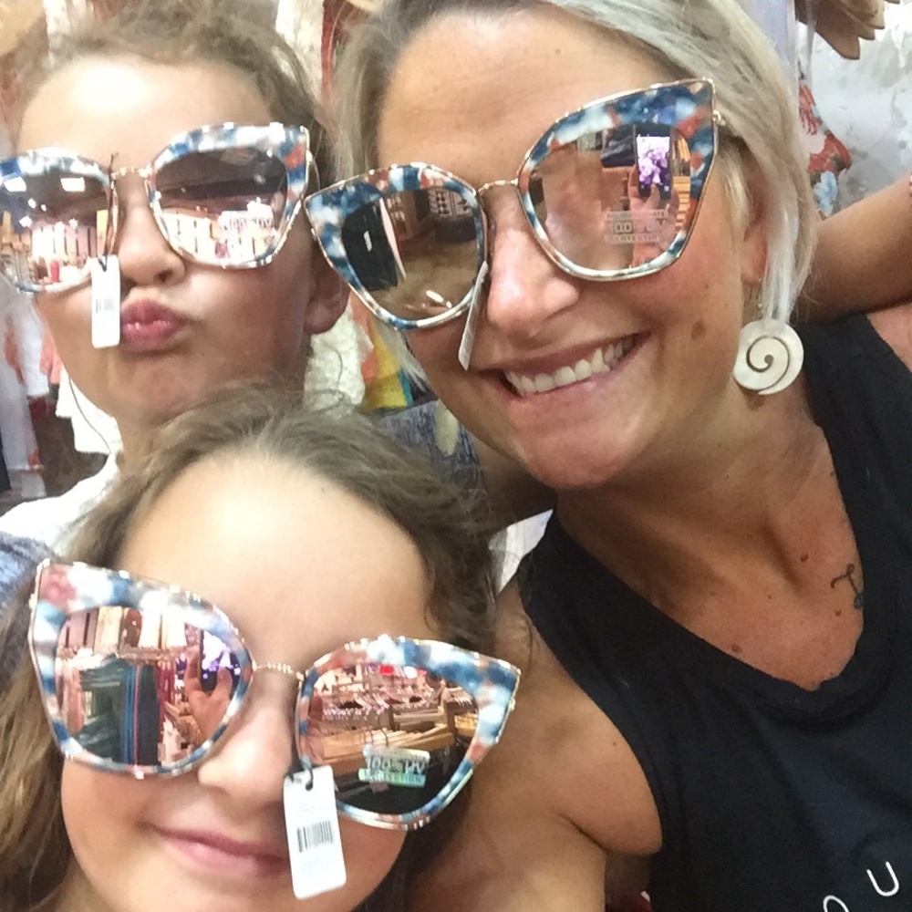 Meet your Posher, Marianne